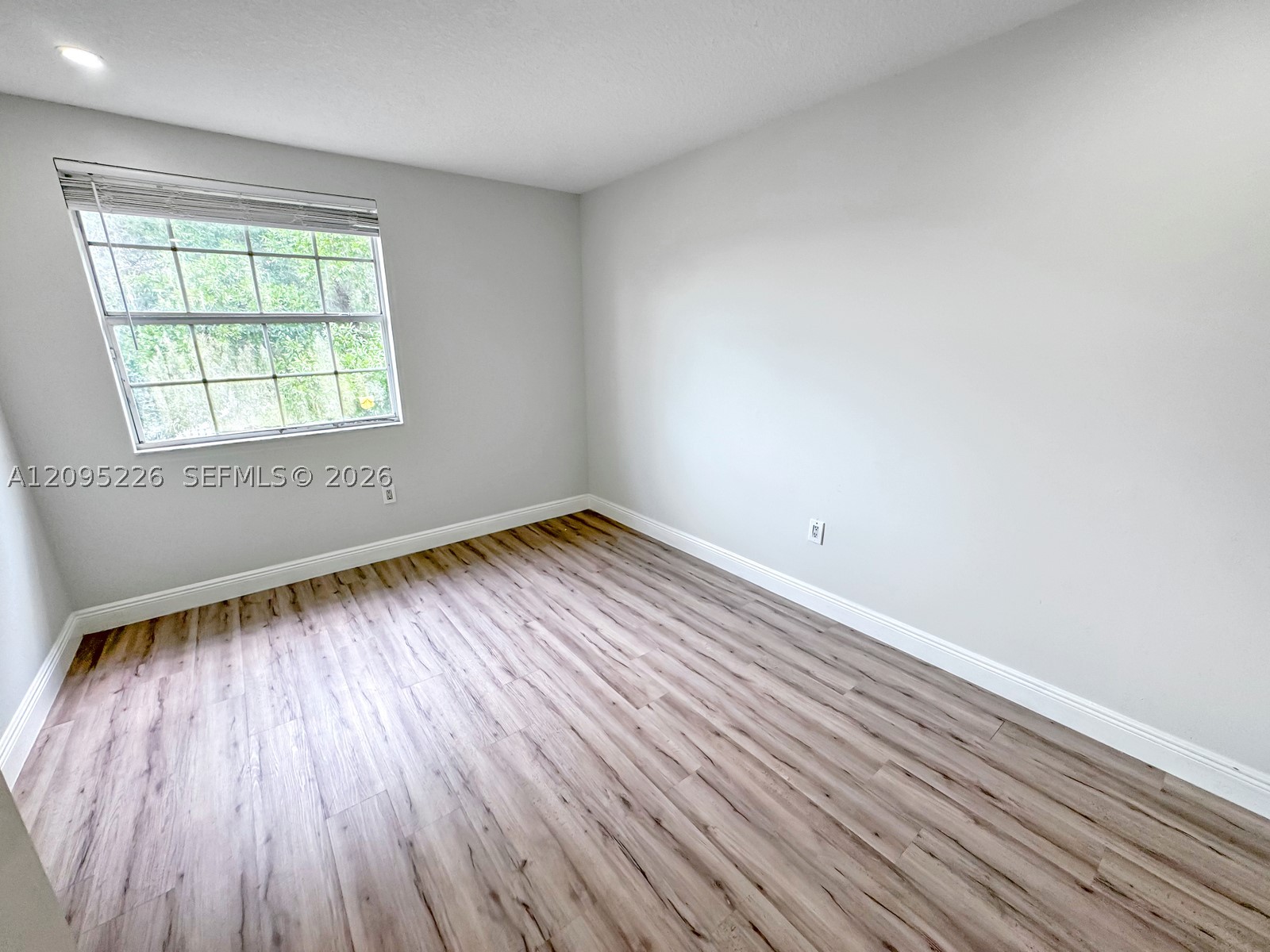 1015 NW 125th Ter, Sunrise FL 33323