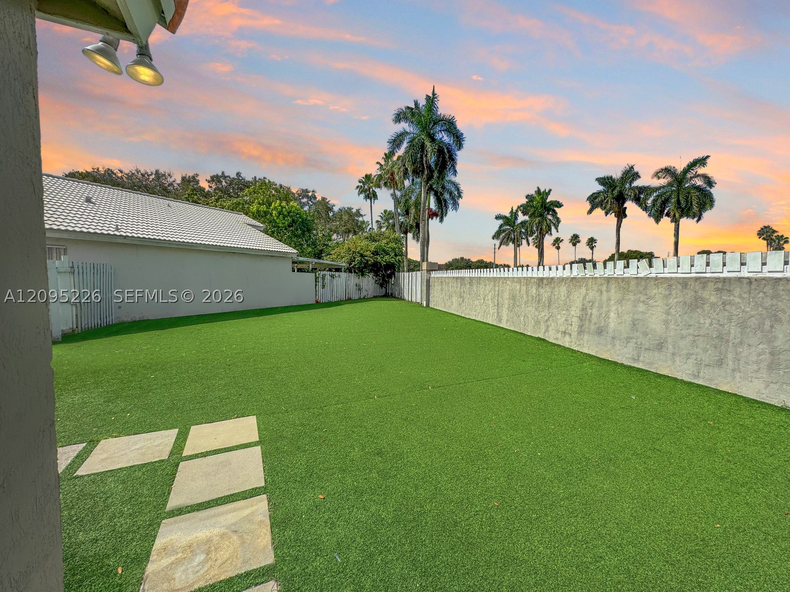 1015 NW 125th Ter, Sunrise FL 33323