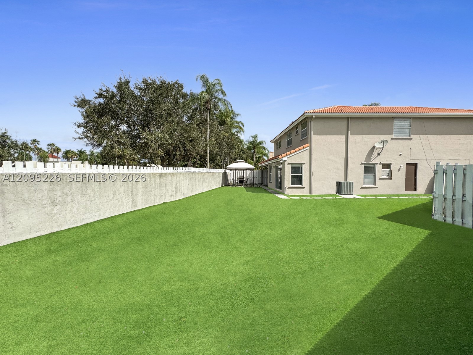 1015 NW 125th Ter, Sunrise FL 33323