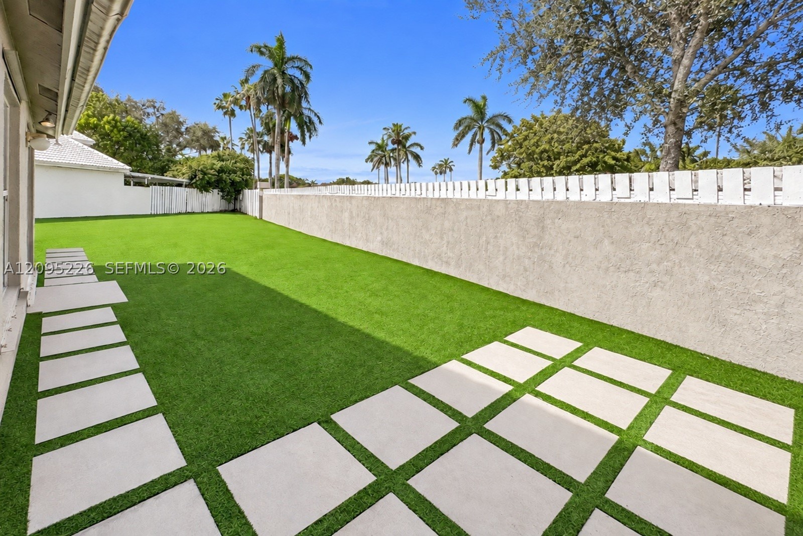 1015 NW 125th Ter, Sunrise FL 33323