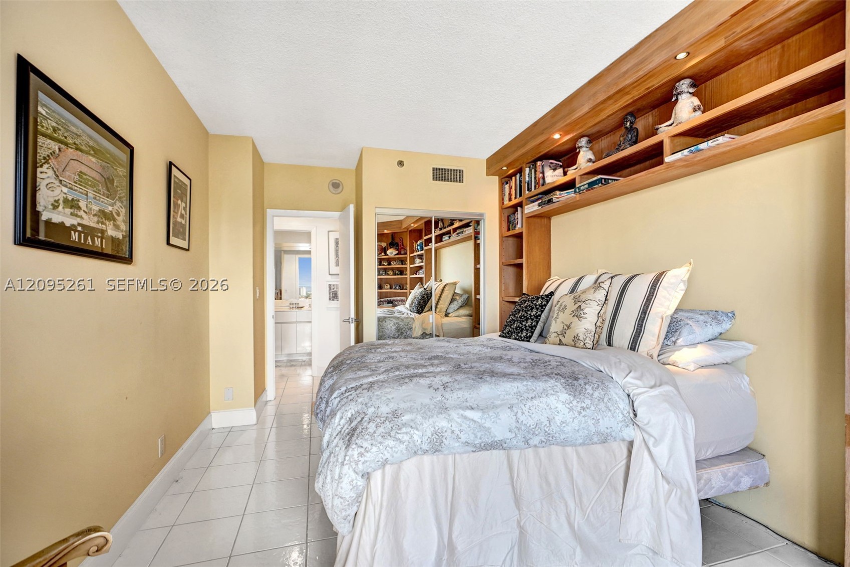 3000 ISLAND BL #2304, Aventura FL 33160