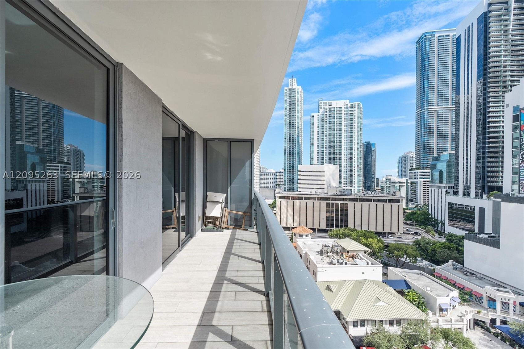 45 SW 9th St #1005, Miami FL 33130