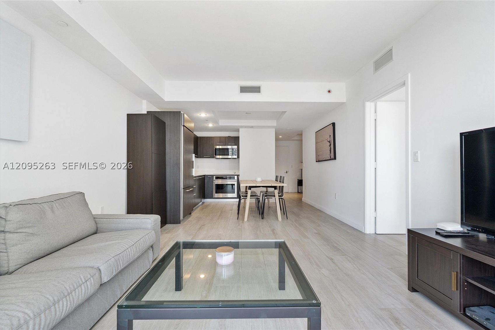 45 SW 9th St #1005, Miami FL 33130