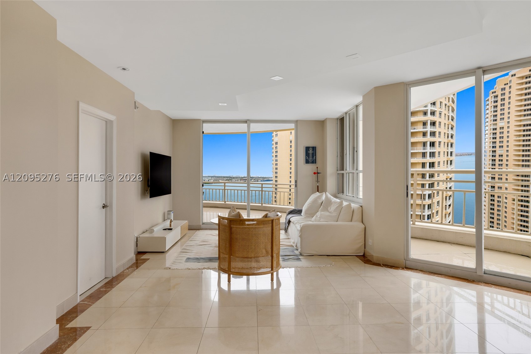 Miami FL 33131 - A12095276