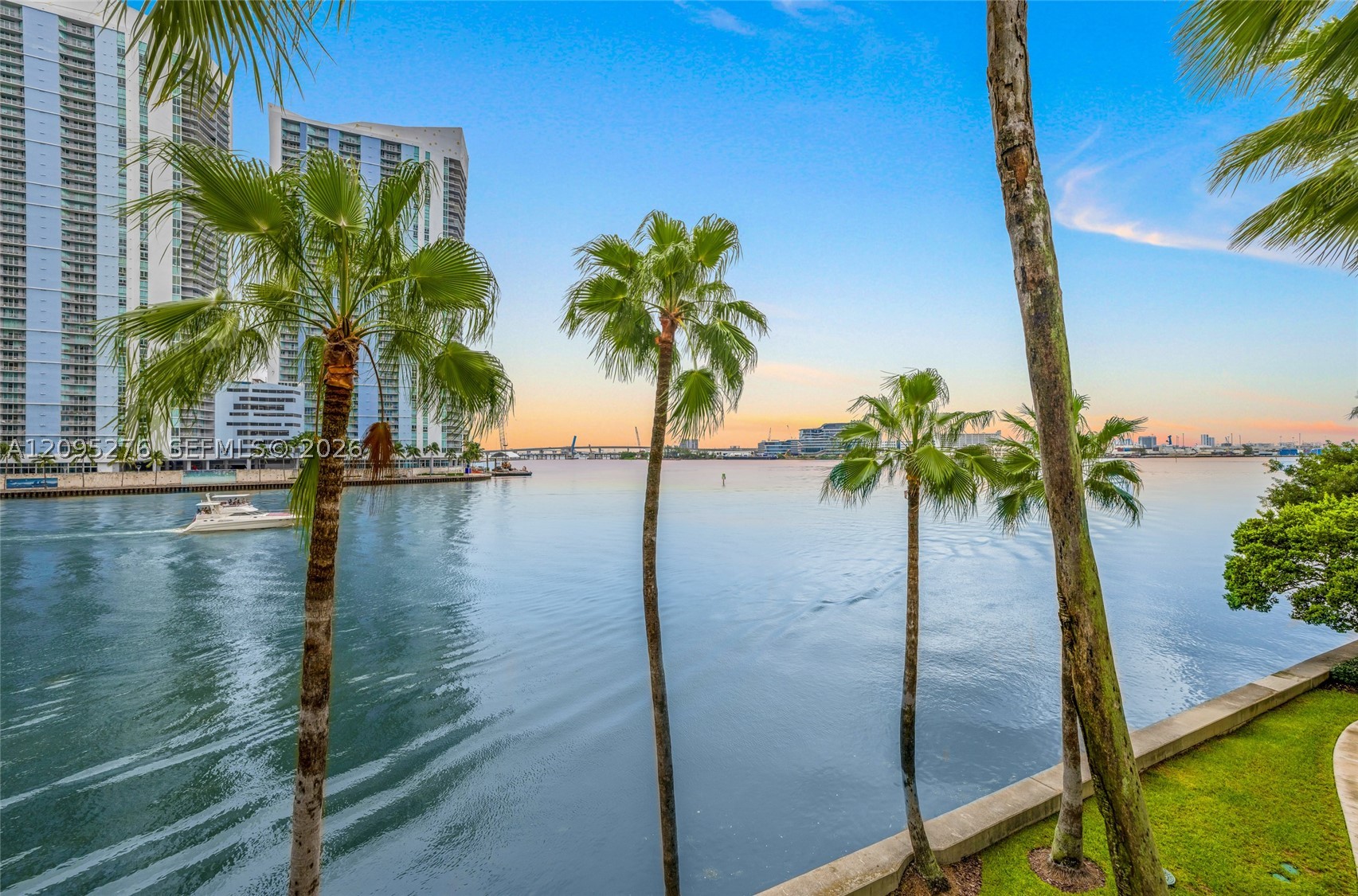 Miami FL 33131 - A12095276