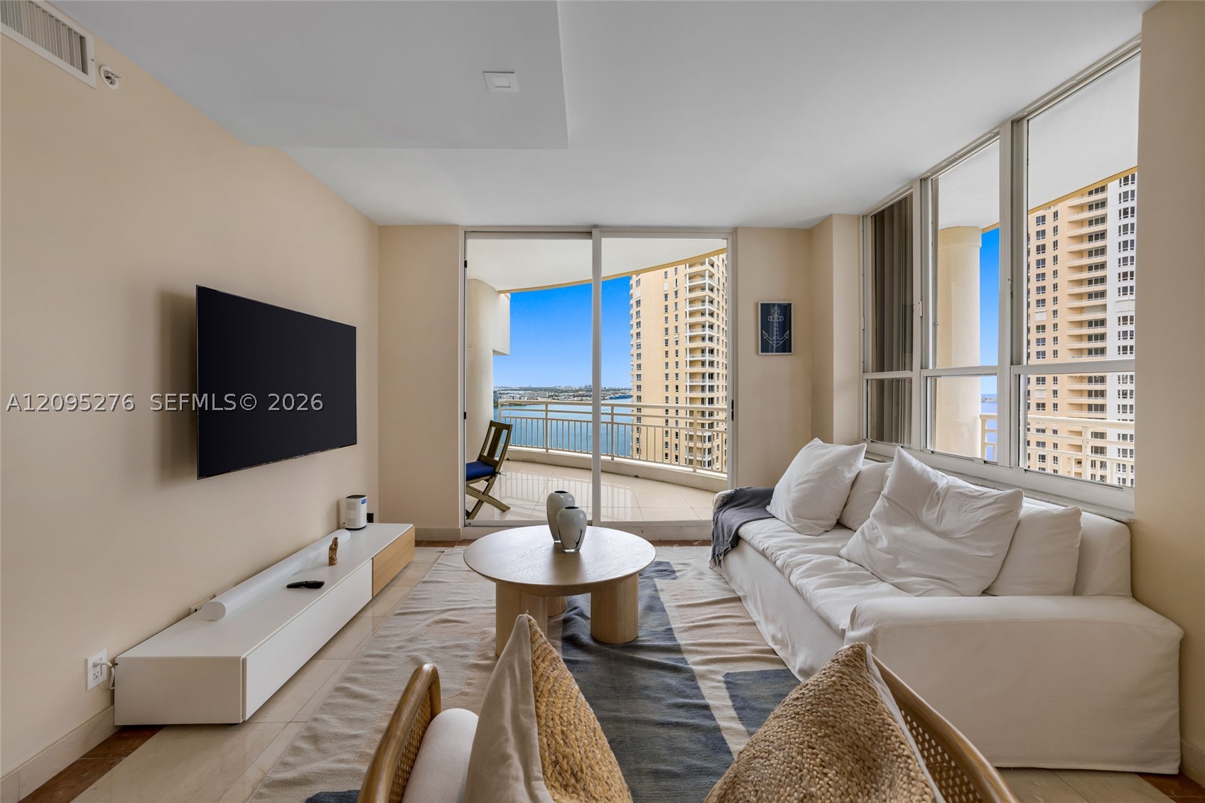 Miami FL 33131 - A12095276