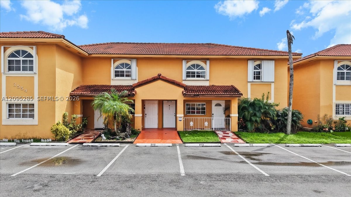3554 W 80th St #202, Hialeah FL 33018