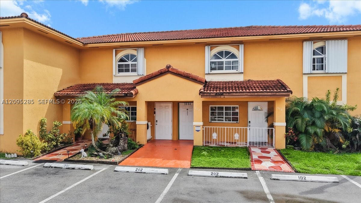 3554 W 80th St #202, Hialeah FL 33018