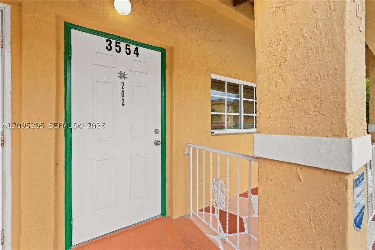 3554 W 80th St #202, Hialeah FL 33018