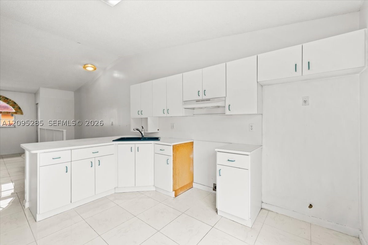 3554 W 80th St #202, Hialeah FL 33018