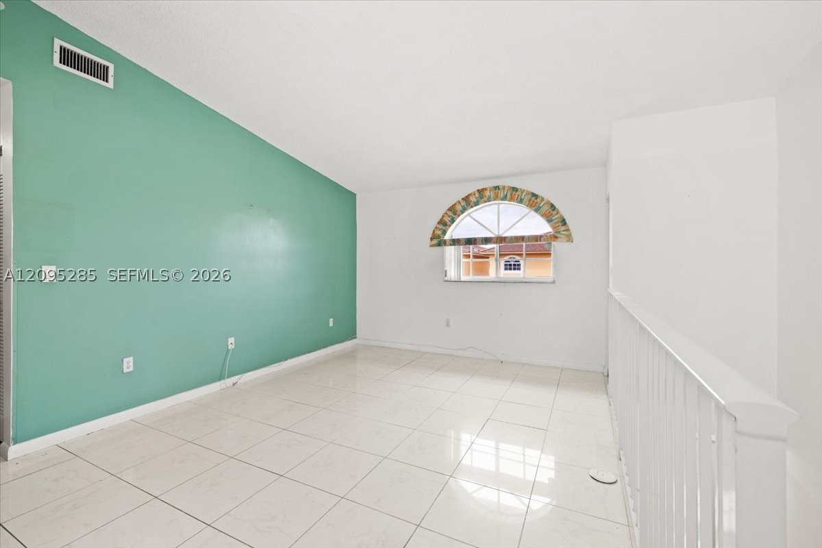 3554 W 80th St #202, Hialeah FL 33018