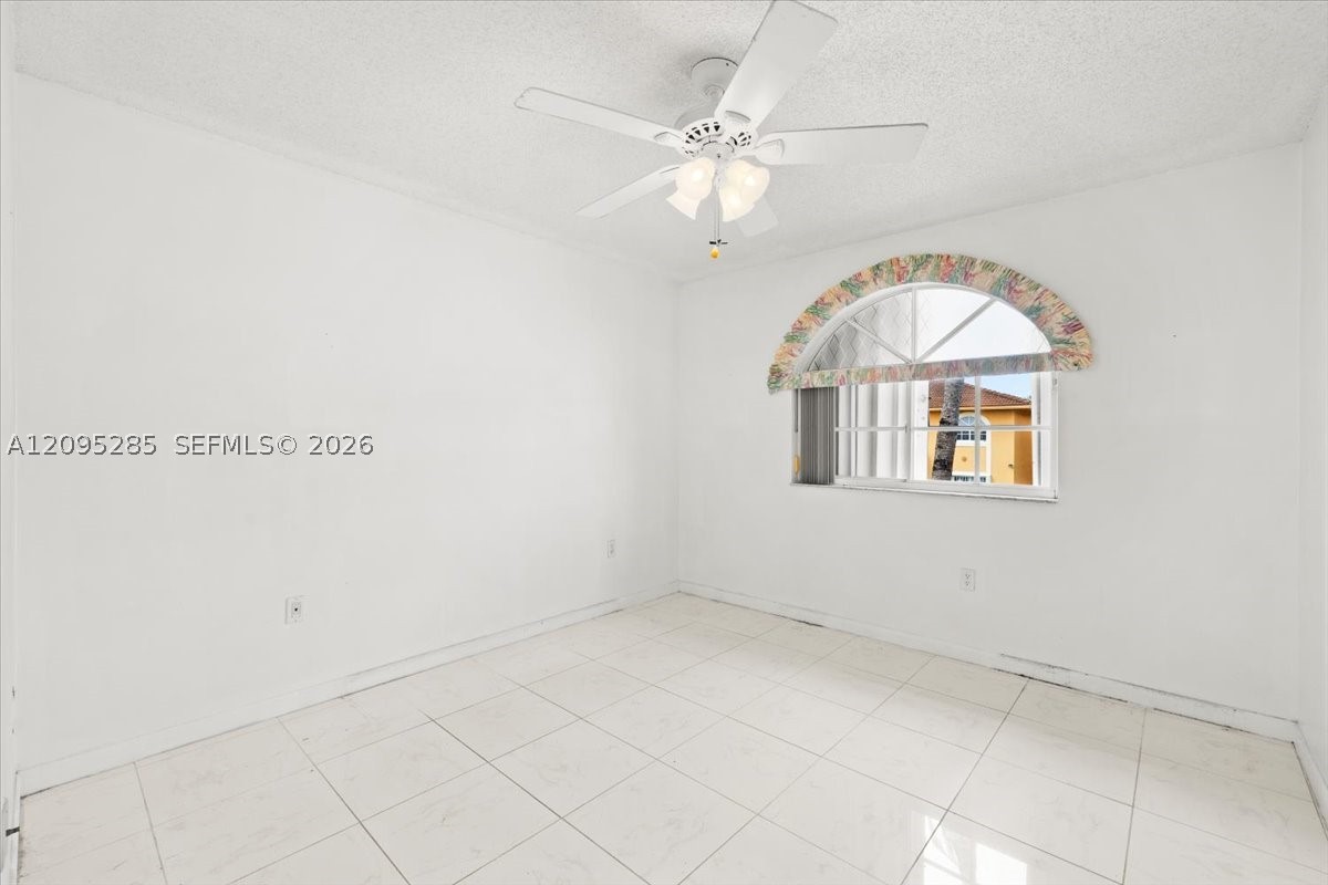 3554 W 80th St #202, Hialeah FL 33018
