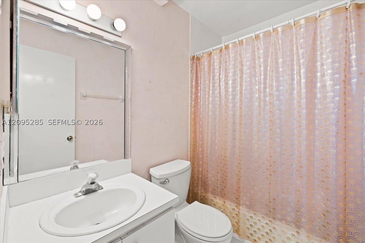 3554 W 80th St #202, Hialeah FL 33018
