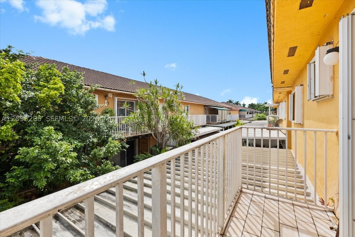 3554 W 80th St #202, Hialeah FL 33018