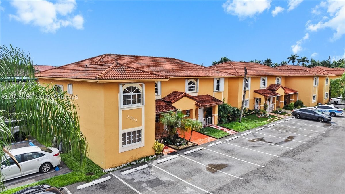 3554 W 80th St #202, Hialeah FL 33018