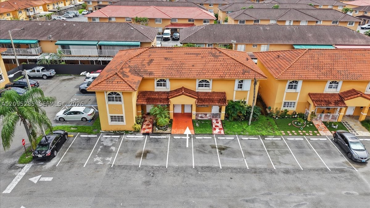 3554 W 80th St #202, Hialeah FL 33018