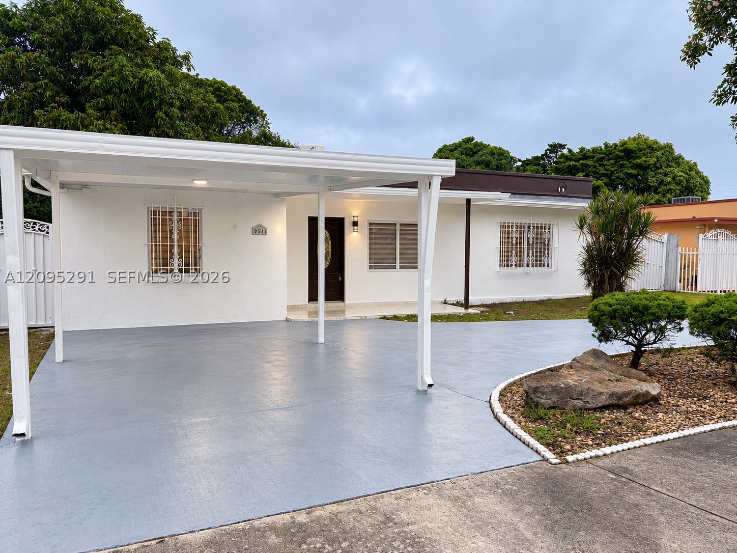 951 E 18th St, Hialeah FL 33013