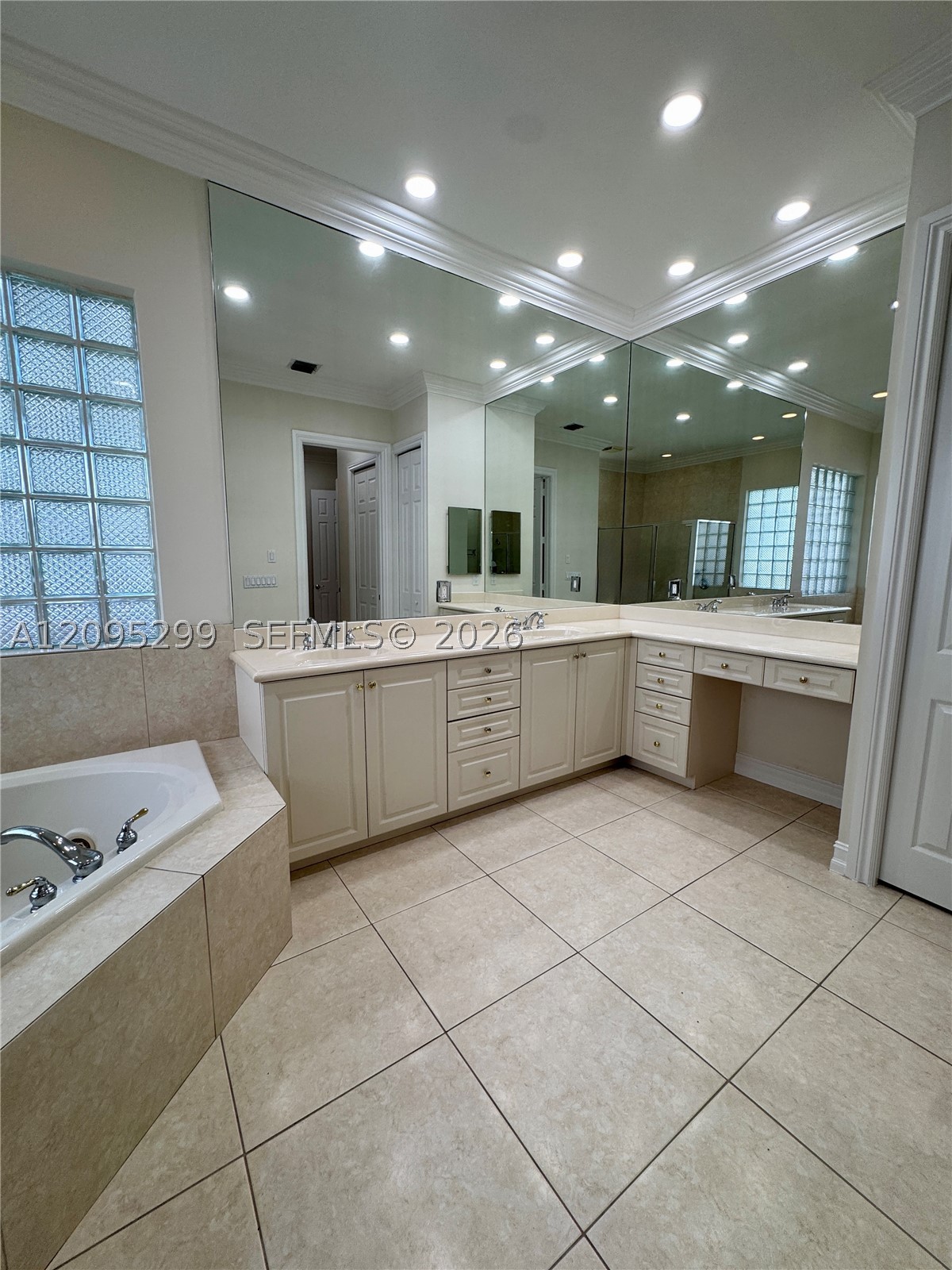 11051 Canary Island Ct #11051, Plantation FL 33324