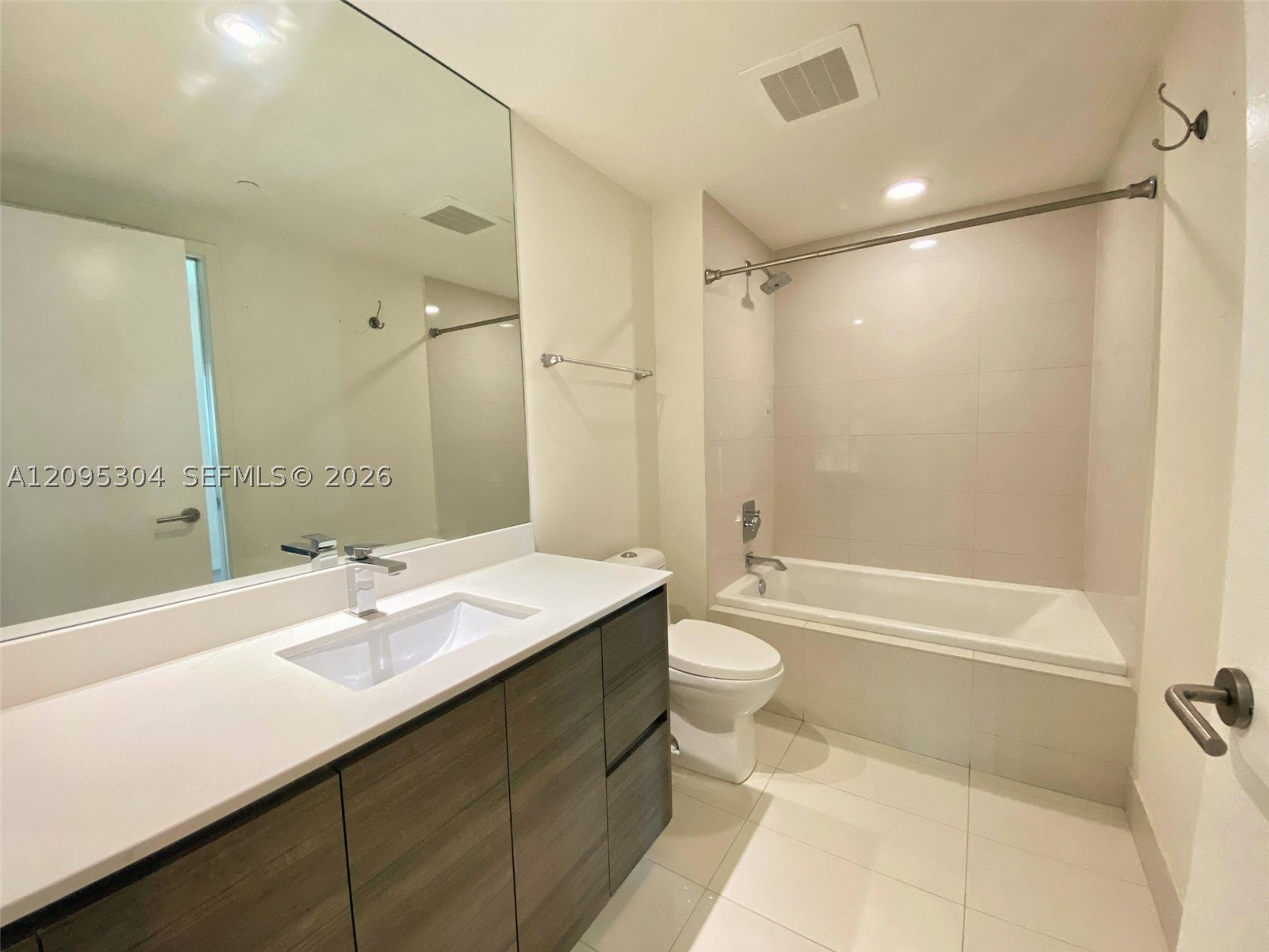 Miami FL 33130 - A12095304
