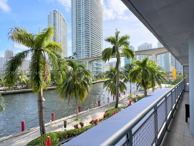 690 SW 1st Ct #305, Miami FL 33130