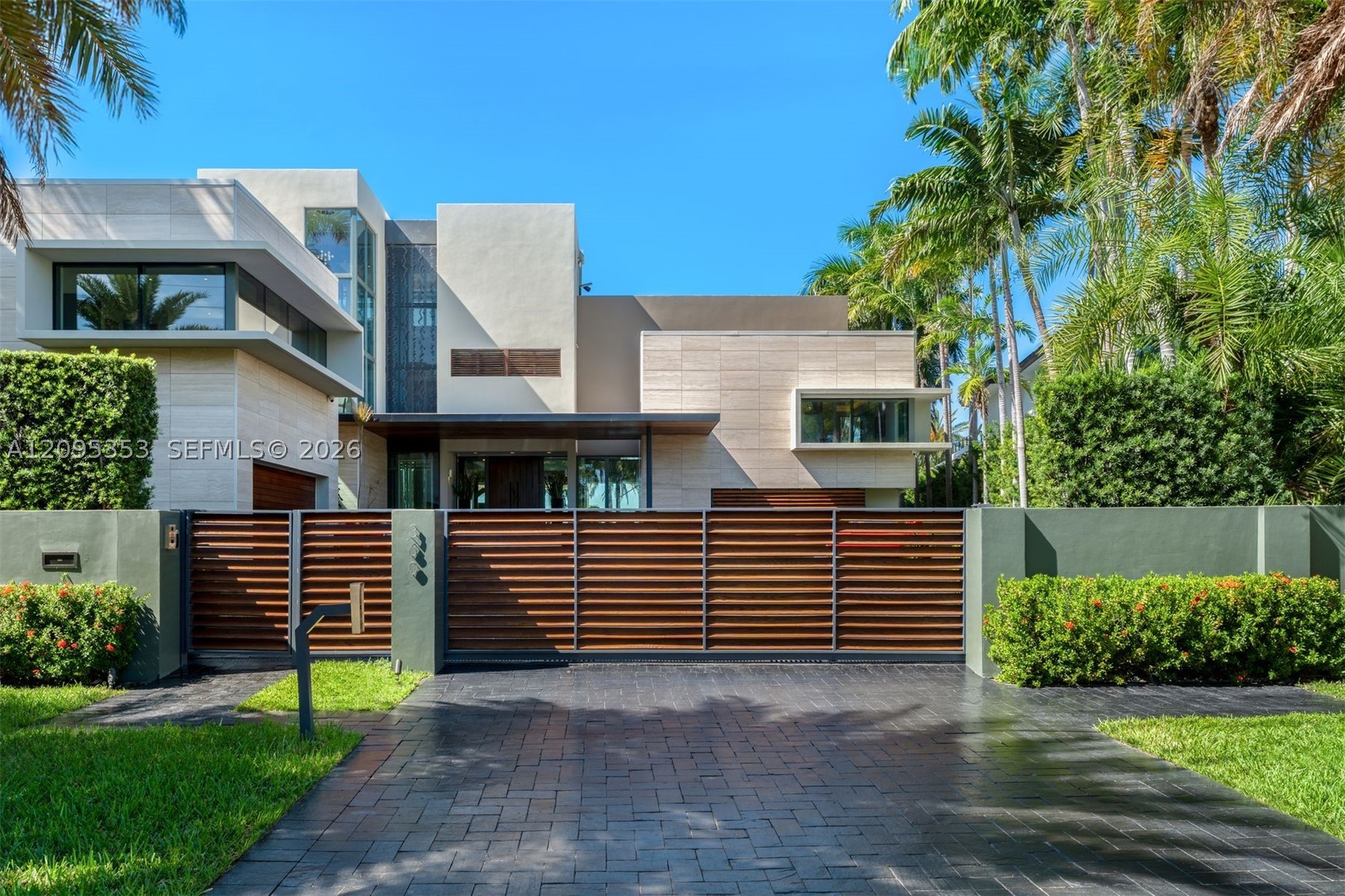 360 Harbor Dr, Key Biscayne FL 33149