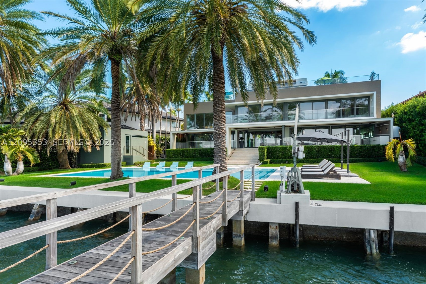 360 Harbor Dr, Key Biscayne FL 33149