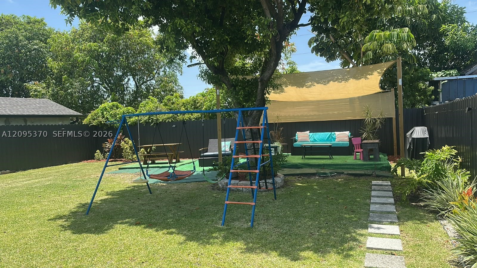 550 NW 43rd Pl, Miami FL 33126