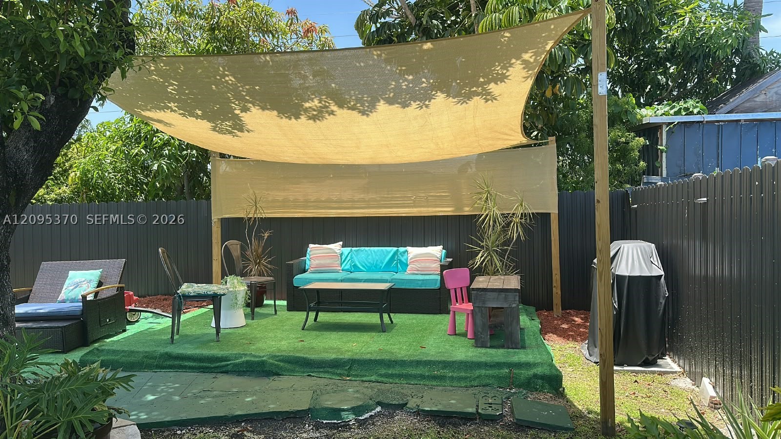550 NW 43rd Pl, Miami FL 33126