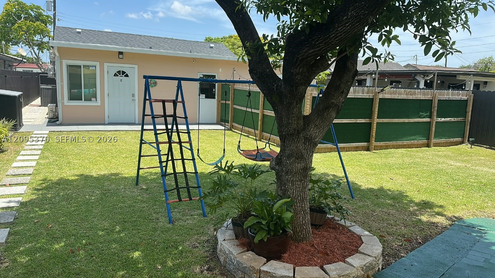 550 NW 43rd Pl, Miami FL 33126