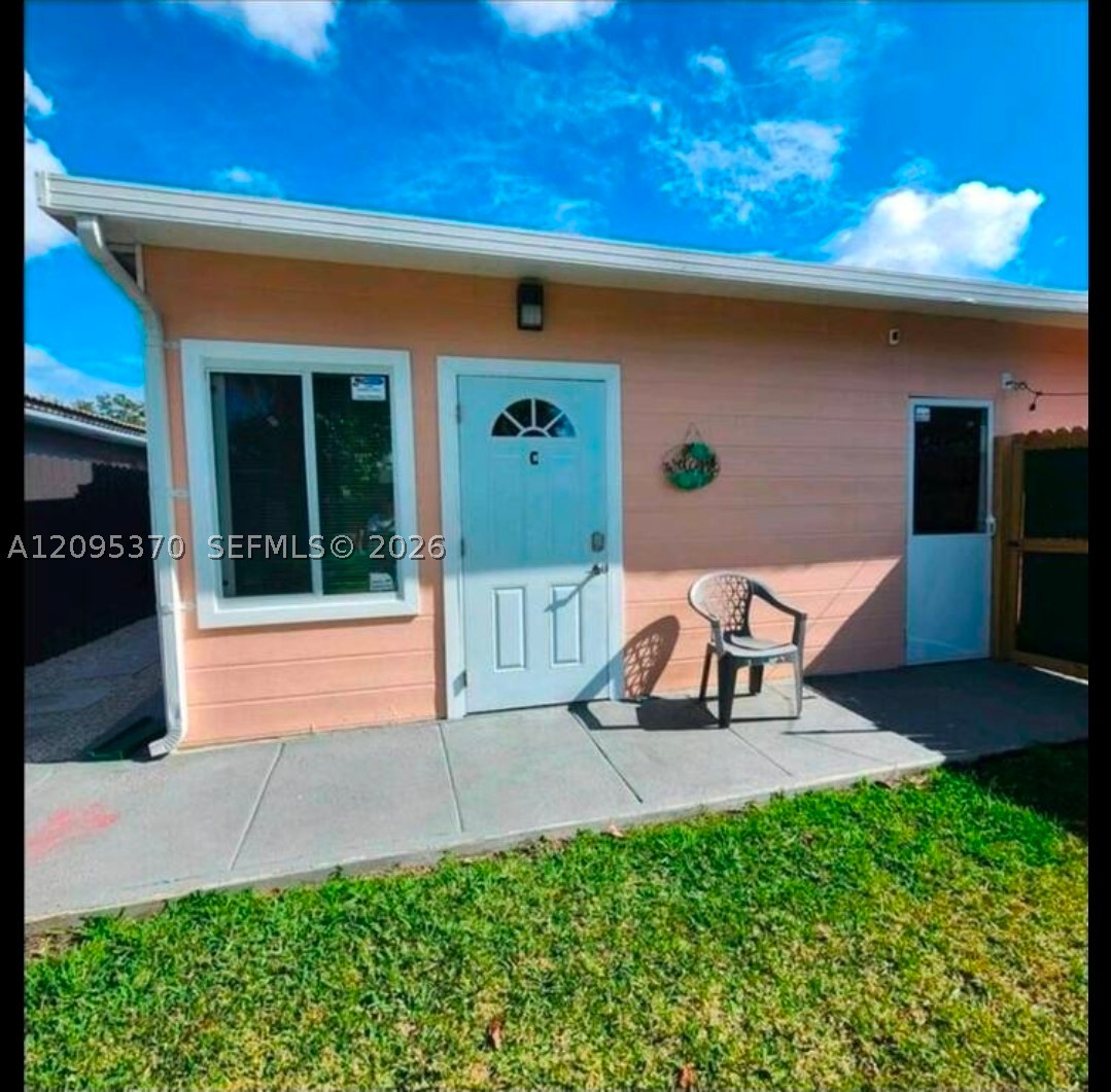 550 NW 43rd Pl, Miami FL 33126