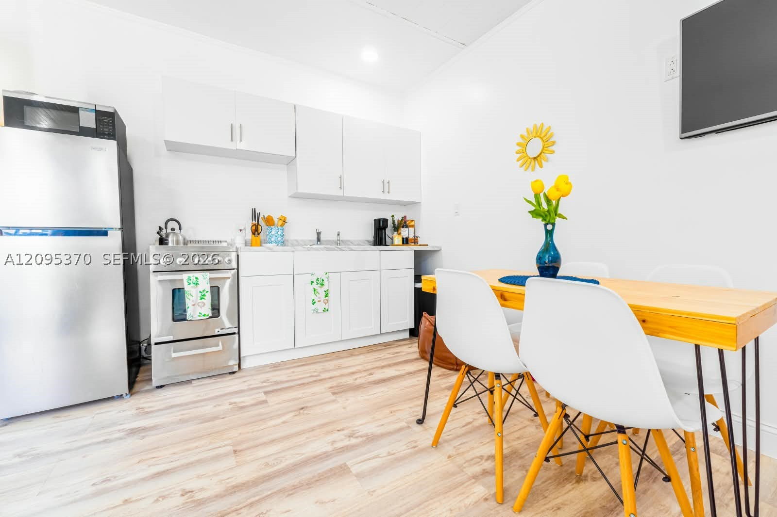 550 NW 43rd Pl, Miami FL 33126