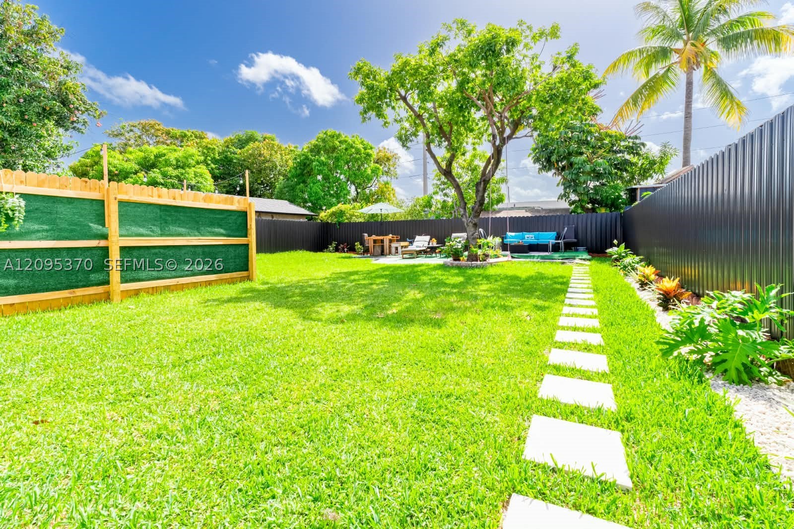 550 NW 43rd Pl, Miami FL 33126