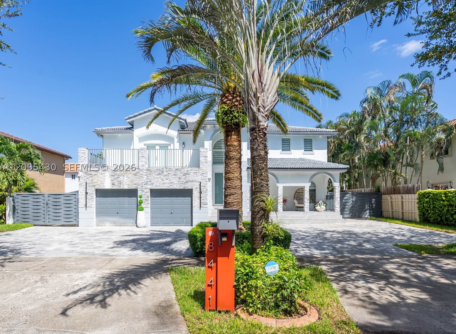 8441 NW 163rd Ter, Miami Lakes FL 33016