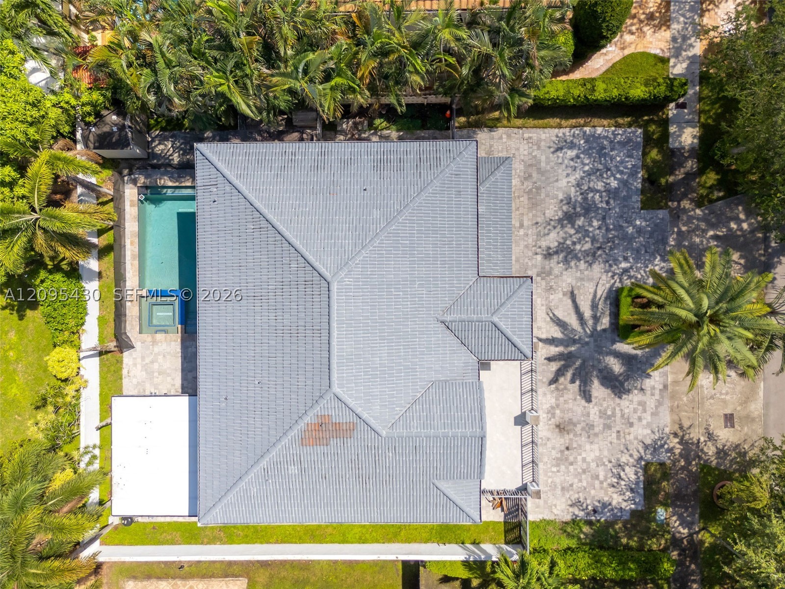 8441 NW 163rd Ter, Miami Lakes FL 33016