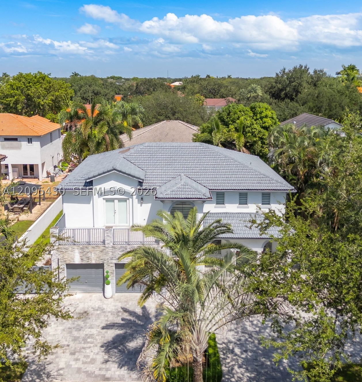 8441 NW 163rd Ter, Miami Lakes FL 33016