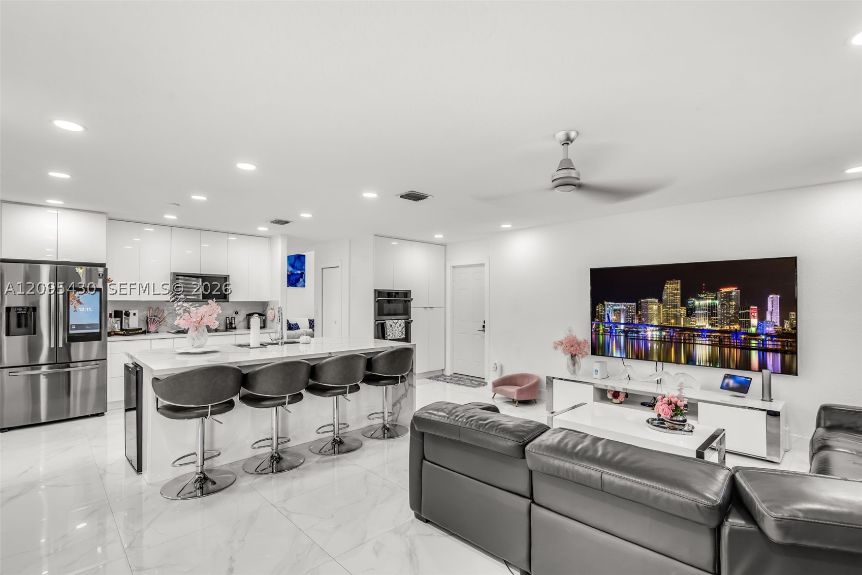 8441 NW 163rd Ter, Miami Lakes FL 33016
