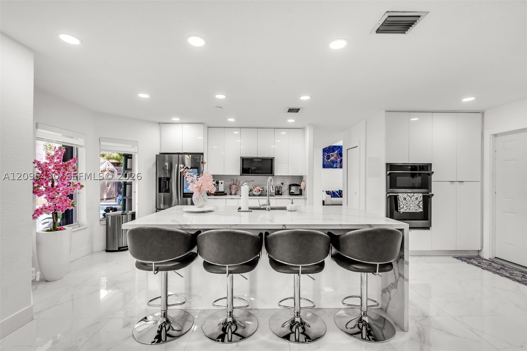 8441 NW 163rd Ter, Miami Lakes FL 33016