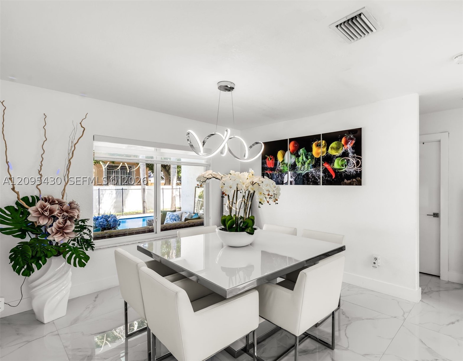 8441 NW 163rd Ter, Miami Lakes FL 33016