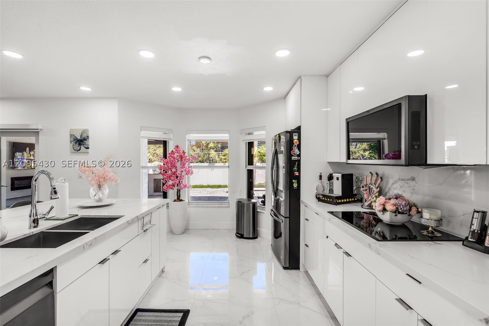 8441 NW 163rd Ter, Miami Lakes FL 33016