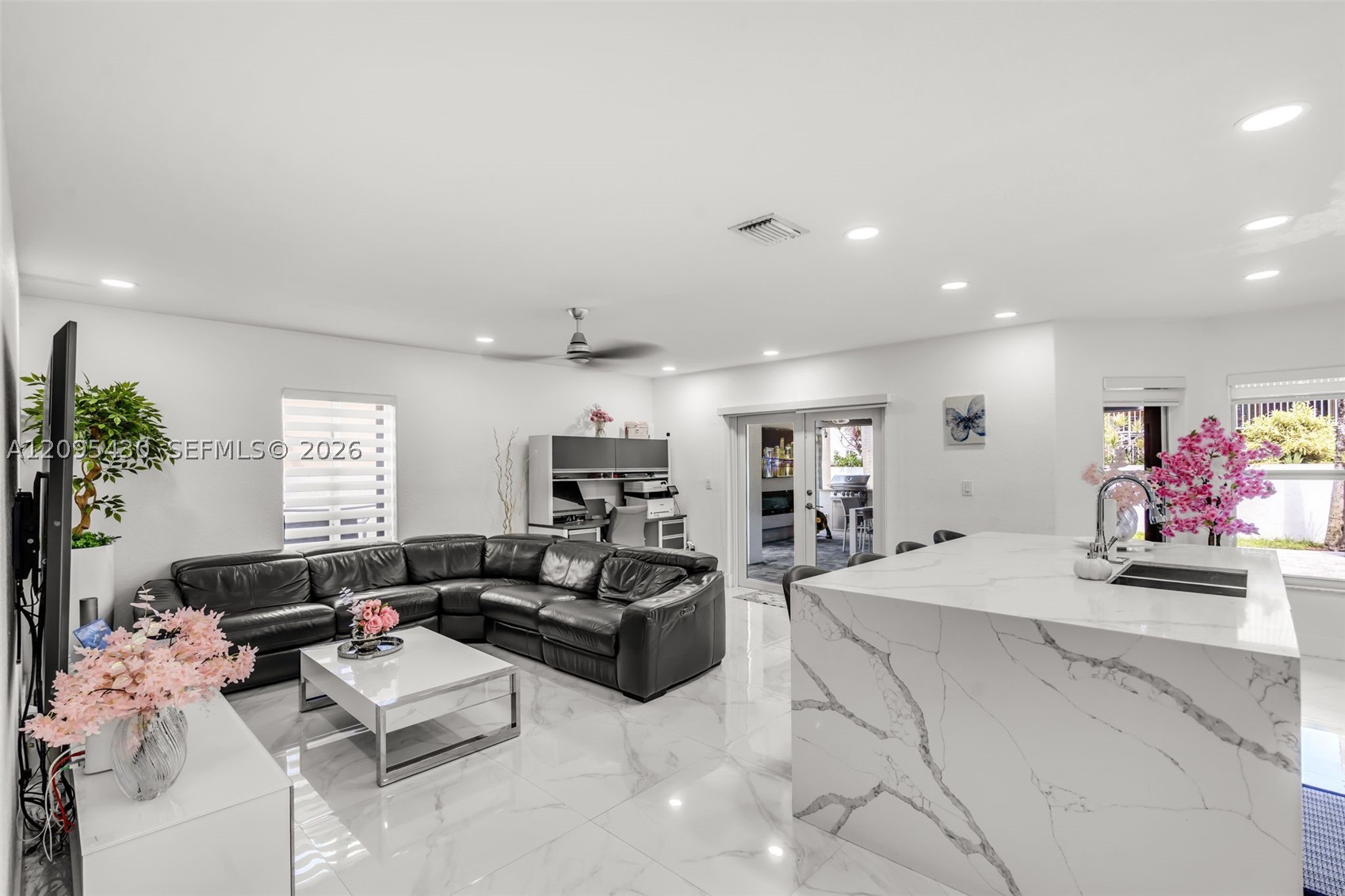 8441 NW 163rd Ter, Miami Lakes FL 33016