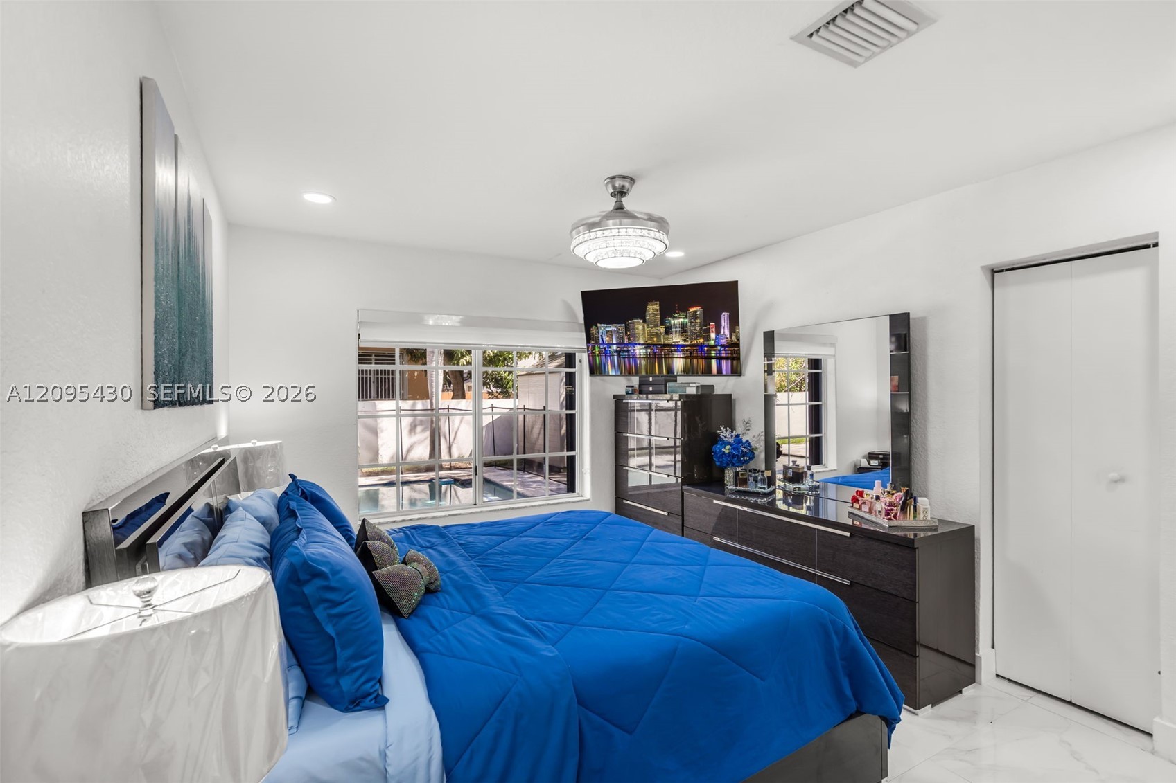 8441 NW 163rd Ter, Miami Lakes FL 33016