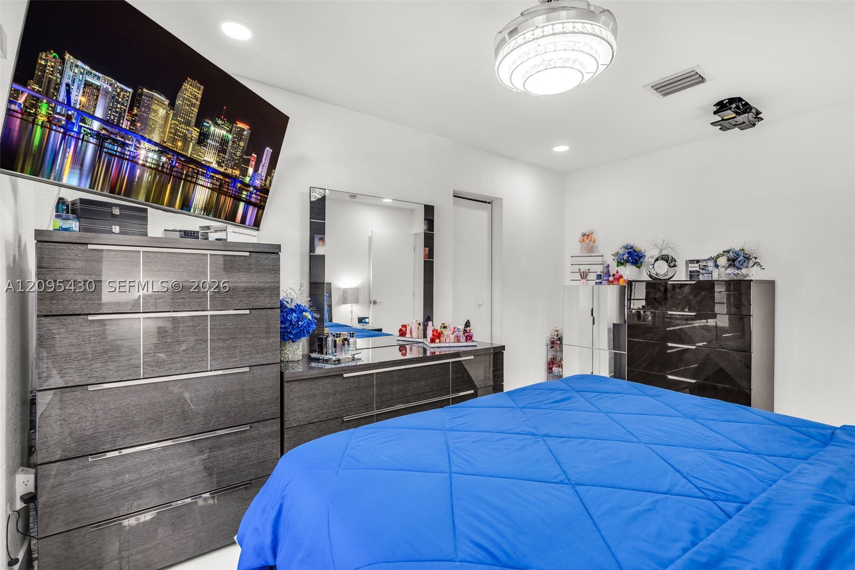 8441 NW 163rd Ter, Miami Lakes FL 33016