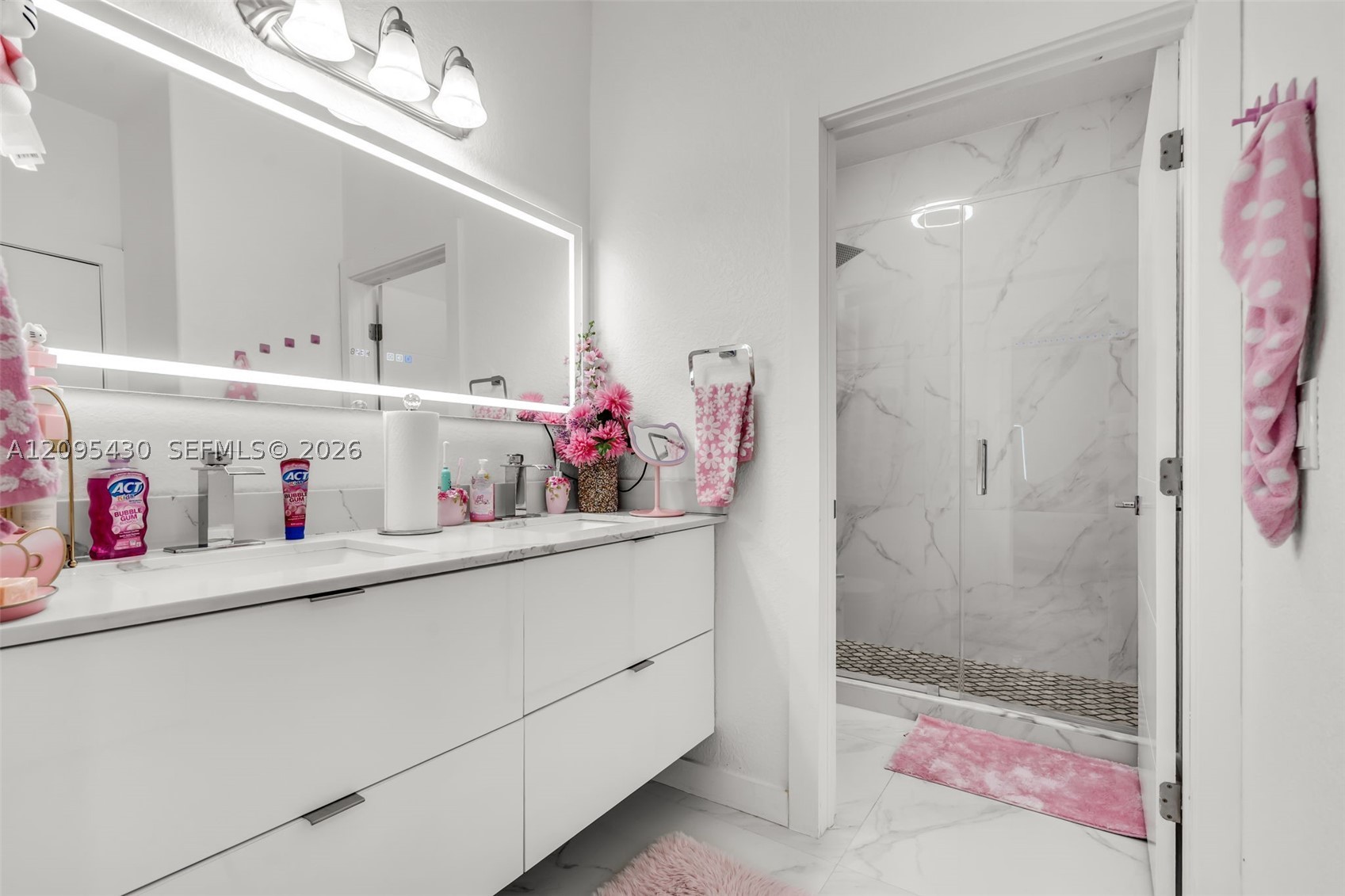 8441 NW 163rd Ter, Miami Lakes FL 33016