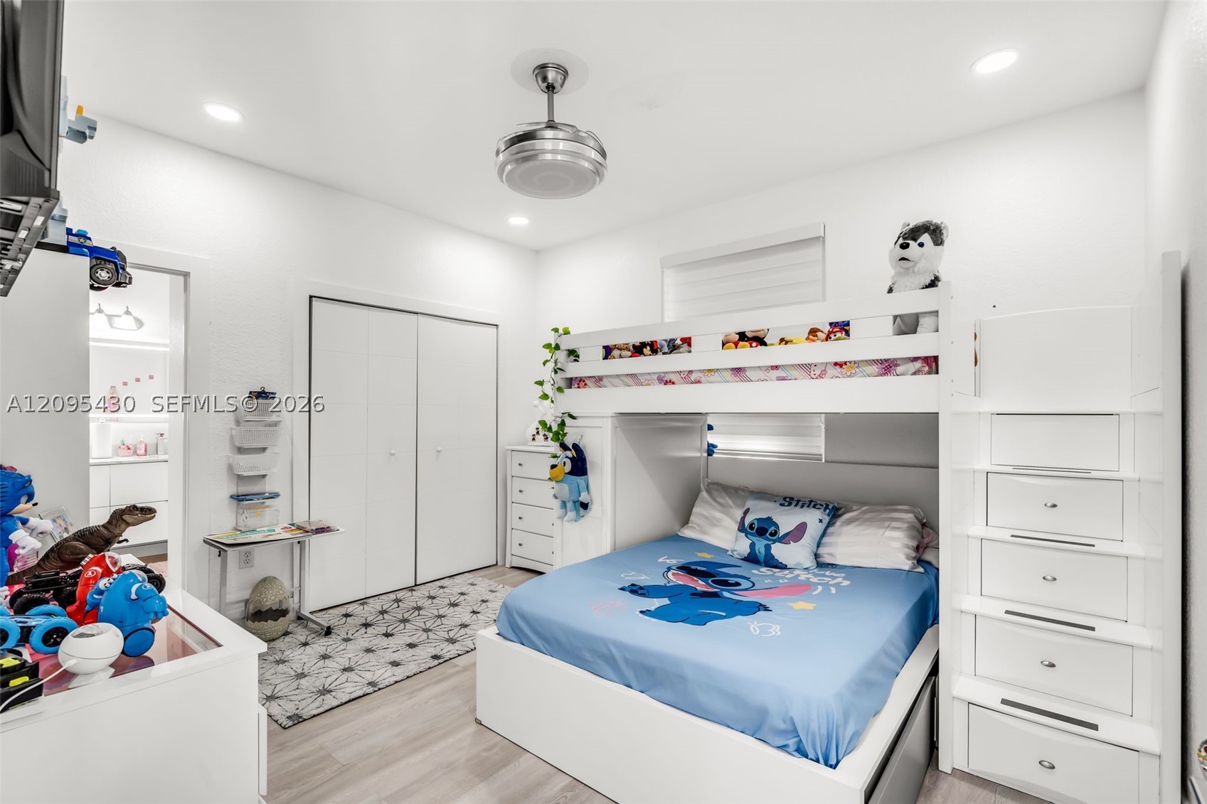 8441 NW 163rd Ter, Miami Lakes FL 33016