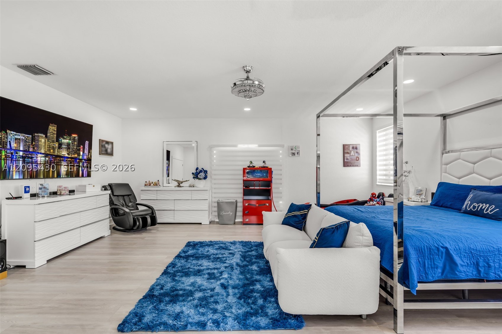 8441 NW 163rd Ter, Miami Lakes FL 33016