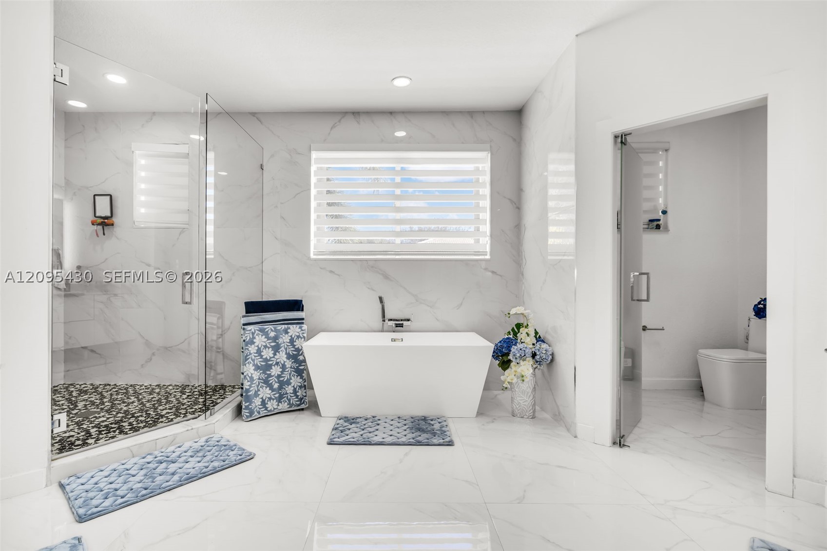 8441 NW 163rd Ter, Miami Lakes FL 33016
