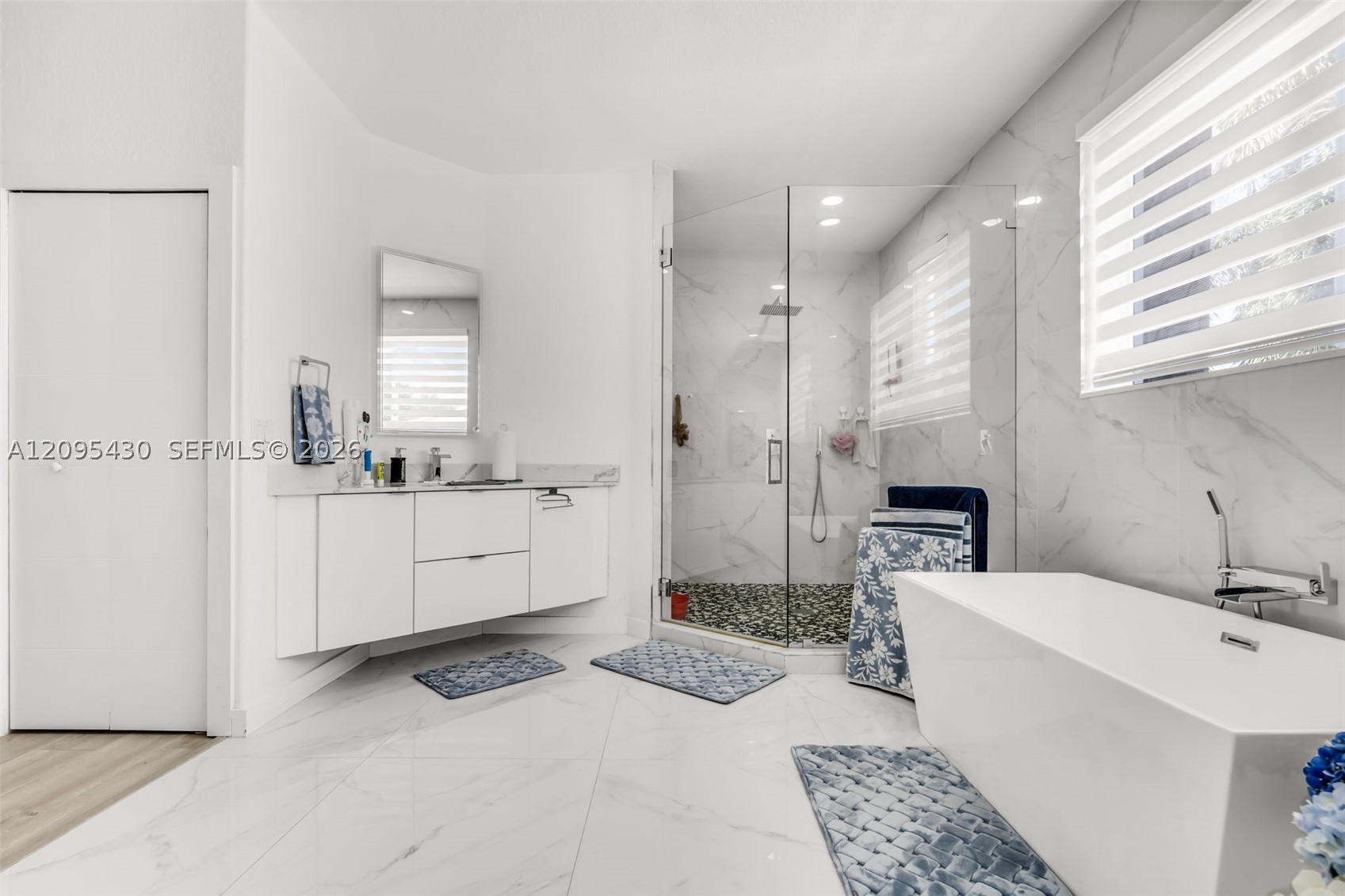 8441 NW 163rd Ter, Miami Lakes FL 33016