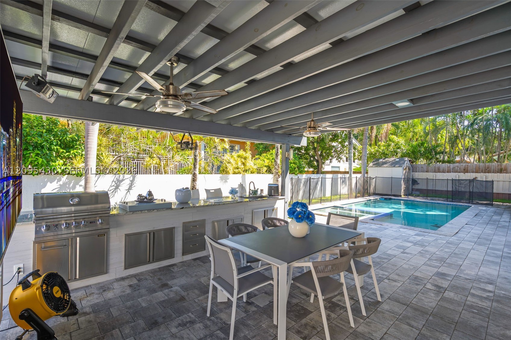 8441 NW 163rd Ter, Miami Lakes FL 33016