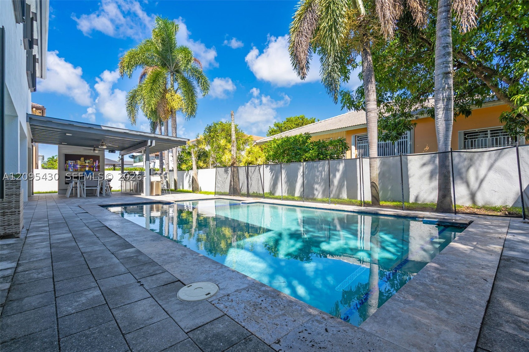 8441 NW 163rd Ter, Miami Lakes FL 33016