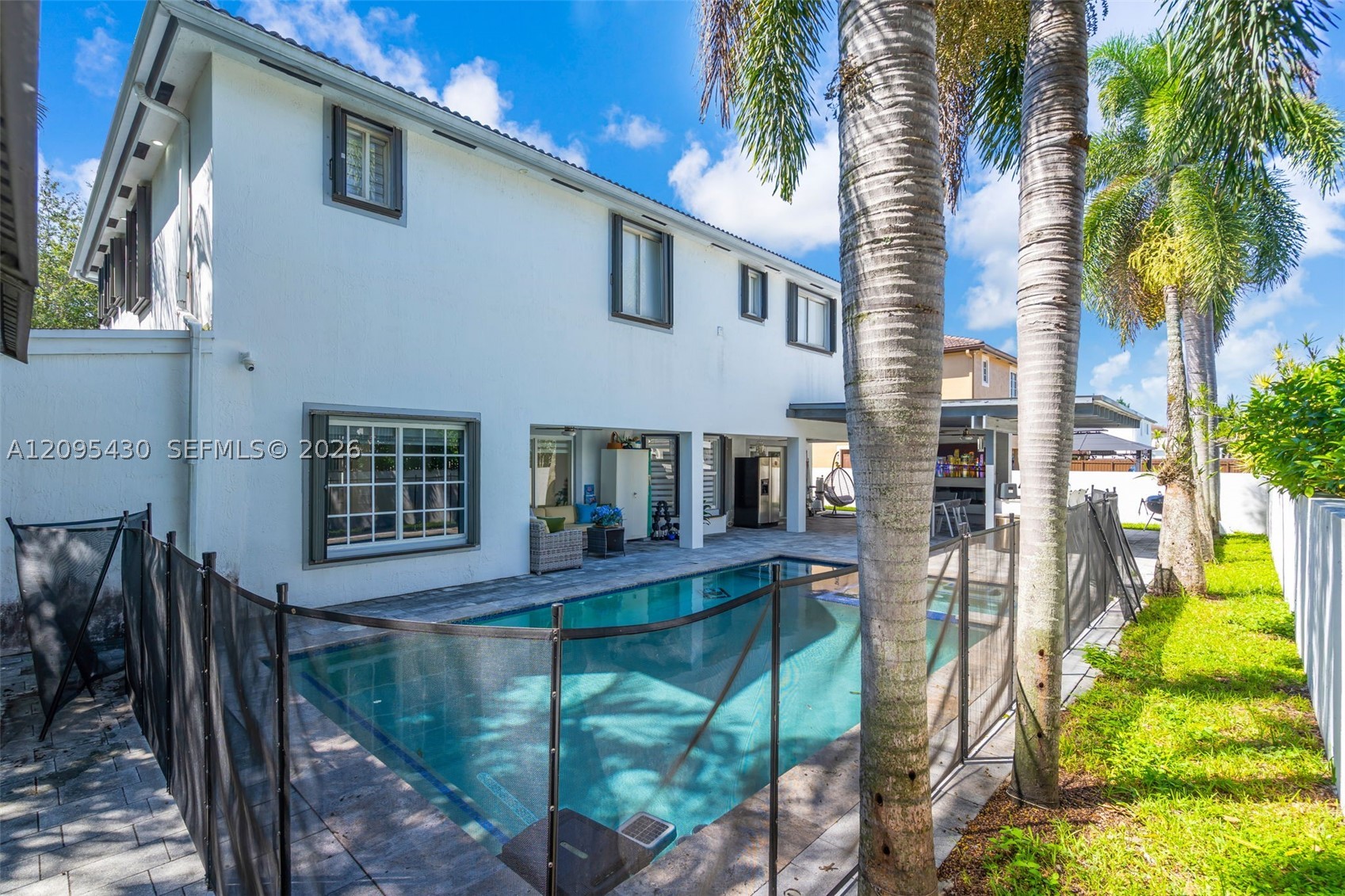 8441 NW 163rd Ter, Miami Lakes FL 33016
